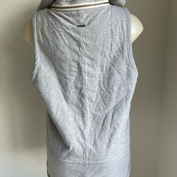 Roxy (QuickSilver) sherpa vest - size 12 - Picture 6 of 6